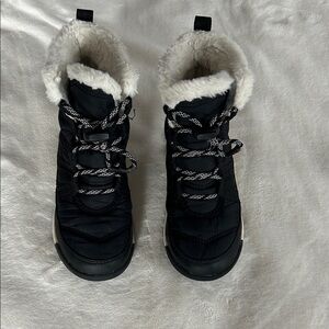 Excellent condition Sorel waterproof Winter Boots for girls